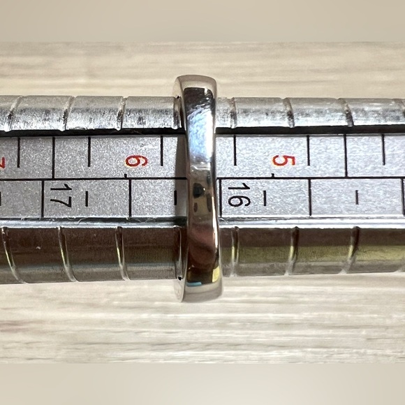 Vintage Designer Signed Movado Sterling Silver Onyx Radius Ring, Size 5.5 - Picture 10 of 10